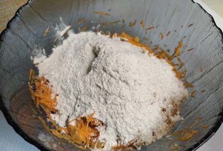 Фото шага рецепта Морковные кексы 190746 шаг 11  