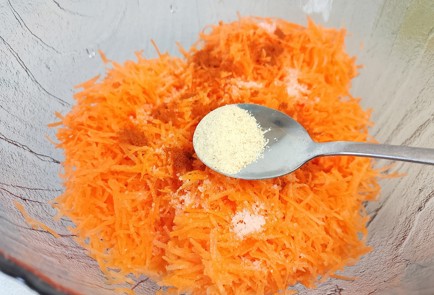 Фото шага рецепта Морковные котлеты 191613 шаг 5  