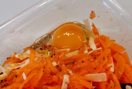 Фото шага рецепта Морковные лепешки 174449 шаг 5