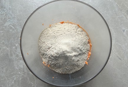 Фото шага рецепта Морковные маффины 190260 шаг 7