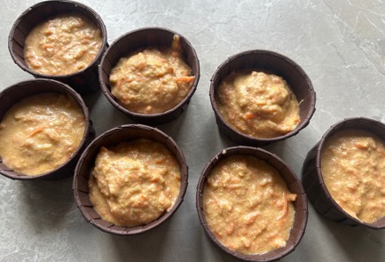 Фото шага рецепта Морковные маффины 190260 шаг 9