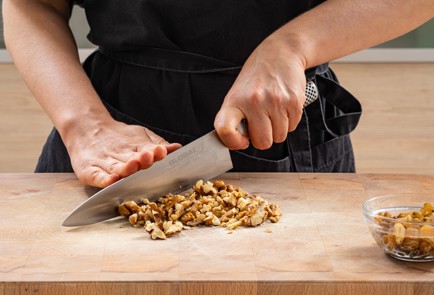 Фото шага рецепта Морковные оладьи на десерт 186488 шаг 3  