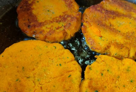 Фото шага рецепта Морковные оладьи на рисовой муке 189832 шаг 12  