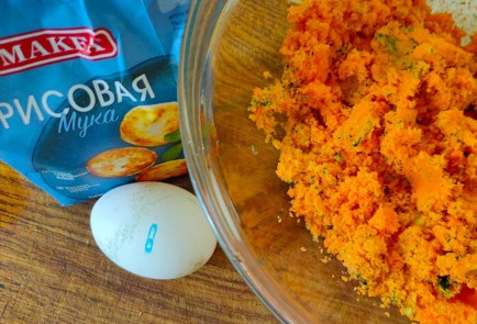 Фото шага рецепта Морковные оладьи на рисовой муке 189832 шаг 2  