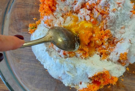 Фото шага рецепта Морковные оладьи на рисовой муке 189832 шаг 7  
