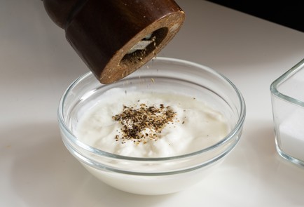 Фото шага рецепта Морковные оладьи с соленым йогуртом 151098 шаг 5  