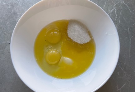 Фото шага рецепта Морковный кекс 190805 шаг 3  