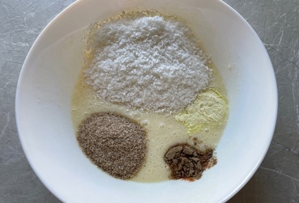 Фото шага рецепта Морковный кекс 190805 шаг 4  