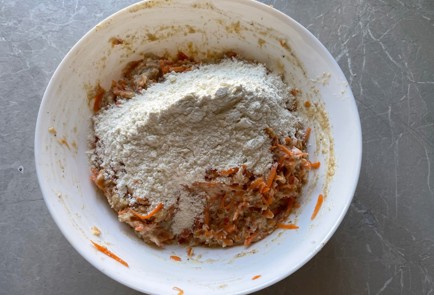 Фото шага рецепта Морковный кекс 190805 шаг 8  