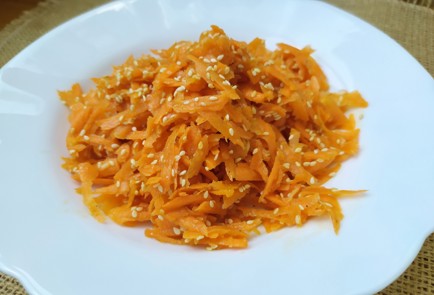 Фото шага рецепта Морковный салат с кунжутом 189449 шаг 10  