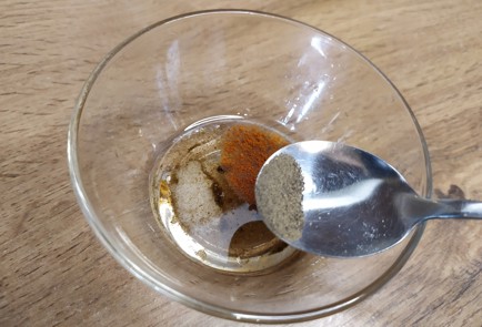 Фото шага рецепта Морковный салат с кунжутом 189449 шаг 6  