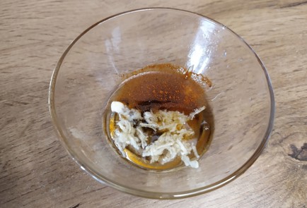 Фото шага рецепта Морковный салат с кунжутом 189449 шаг 7  