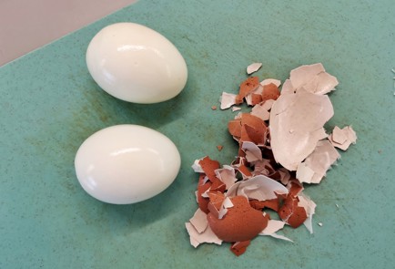 Фото шага рецепта Морковный салат с сыром и яйцом 140173 шаг 9  