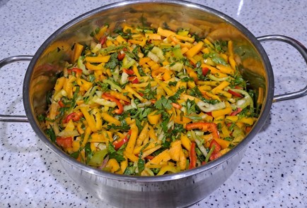 Фото шага рецепта Мороженая тыква с петрушкой и сладким перцем на зиму 187982 шаг 8