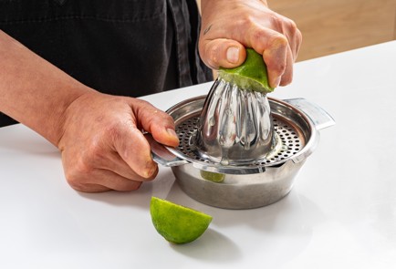 Фото шага рецепта Мороженое на палочке Кровавая Мэри popsicle 186535 шаг 2  