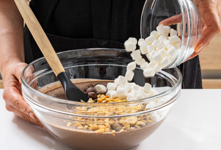 Фото шага рецепта Мороженое Роки Роуд 189250 шаг 9  