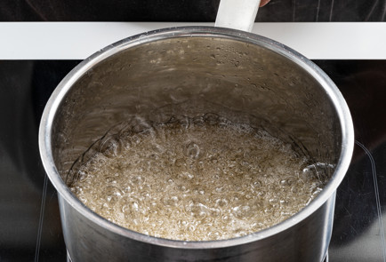 Фото шага рецепта Мороженое с орехом пекан и соленой карамелью 189263 шаг 7