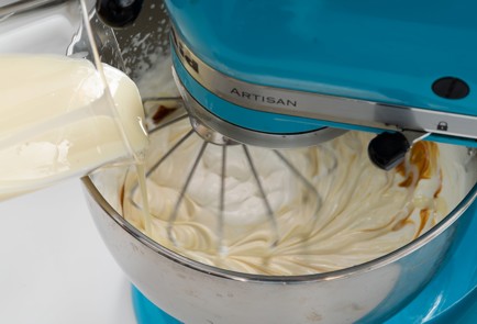 Фото шага рецепта Мороженое с печеньем и шоколадом 138644 шаг 2  