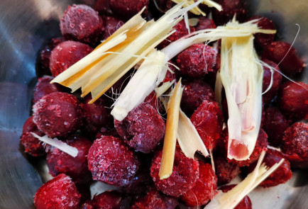 Фото шага рецепта Морс с вишней 151992 шаг 2  