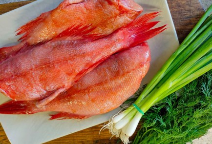 Фото шага рецепта Морской окунь в духовке 189705 шаг 1  