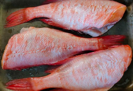 Фото шага рецепта Морской окунь в духовке 189705 шаг 3  