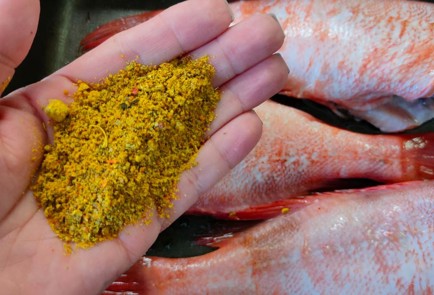 Фото шага рецепта Морской окунь в духовке 189705 шаг 4  