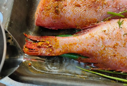 Фото шага рецепта Морской окунь в духовке 189705 шаг 8  