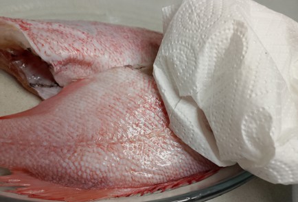 Фото шага рецепта Морской окунь в духовке 191224 шаг 2  