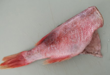 Фото шага рецепта Морской окунь 189097 шаг 1  