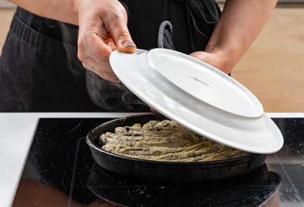 Фото шага рецепта Мойва на сковороде потурецки 189275 шаг 7  