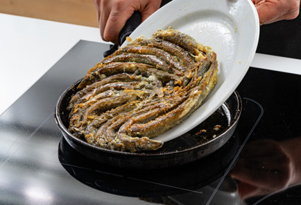 Фото шага рецепта Мойва на сковороде потурецки 189275 шаг 8  