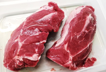 Фото шага рецепта Мраморная говядина с розмарином 140310 шаг 2  