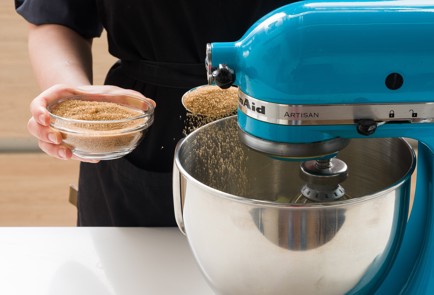 Фото шага рецепта Мраморное безе из аквафабы 152056 шаг 3