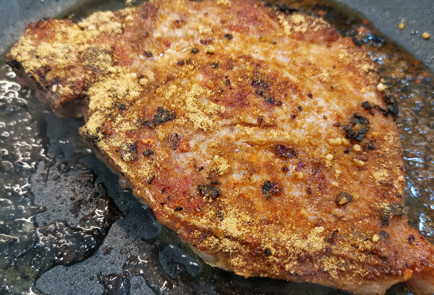 Фото шага рецепта Мраморный стейк из свиной шеи 152002 шаг 3  