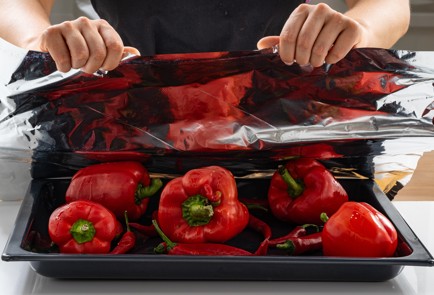 Фото шага рецепта Мухаммара из печеных перцев 186729 шаг 3  