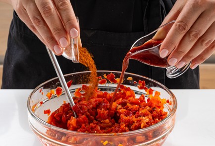 Фото шага рецепта Мухаммара из печеных перцев 186729 шаг 8  