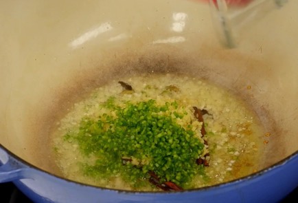 Фото шага рецепта Индийская курица мургмакхани 125414 шаг 7  