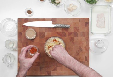 Фото шага рецепта Мурманская треска с хумусом из корнеплодов 188913 шаг 10  