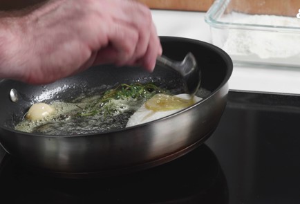 Фото шага рецепта Мурманская треска с хумусом из корнеплодов 188913 шаг 13  