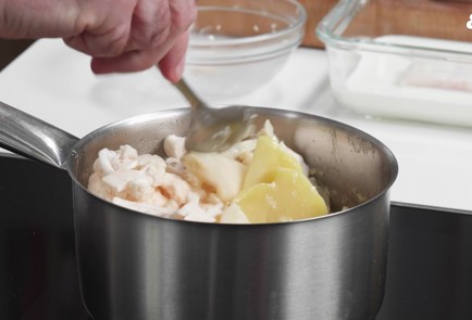 Фото шага рецепта Мурманская треска с хумусом из корнеплодов 188913 шаг 7  