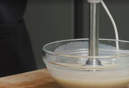 Фото шага рецепта Мусс из ряженки земляники и базилика 152602 шаг 4