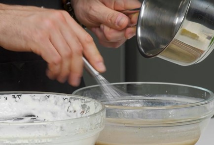 Фото шага рецепта Мусс из ряженки земляники и базилика 152602 шаг 8