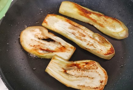 Фото шага рецепта Мясная лазанья из баклажана и помидоров 152866 шаг 5  