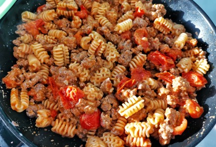 Фото шага рецепта Мясная паста радиатори с томатным соусом 151217 шаг 14  