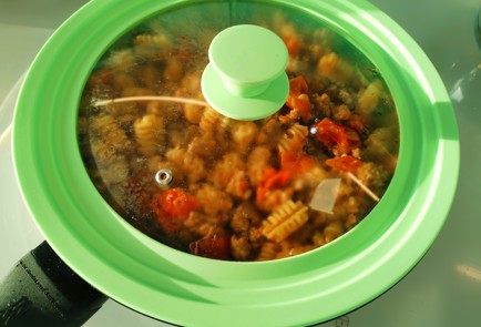 Фото шага рецепта Мясная паста радиатори с томатным соусом 151217 шаг 15  