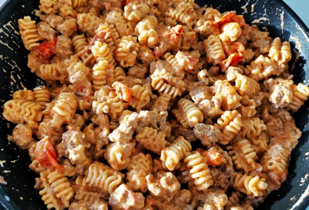 Фото шага рецепта Мясная паста радиатори с томатным соусом 151217 шаг 17  