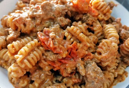 Фото шага рецепта Мясная паста радиатори с томатным соусом 151217 шаг 18  