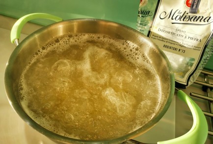 Фото шага рецепта Мясная паста радиатори с томатным соусом 151217 шаг 3  