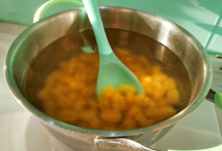 Фото шага рецепта Мясная паста радиатори с томатным соусом 151217 шаг 4  