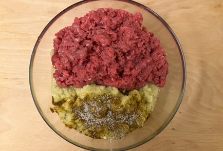 Фото шага рецепта Мясная запеканка с кабачком и базиликом 174553 шаг 6  